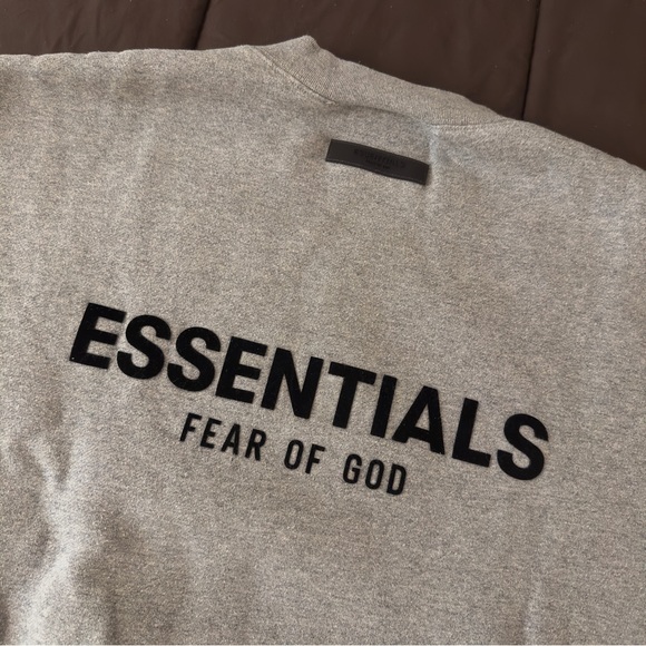 ‼️ SOLD on MARKETPLACE ‼️ ESSENTIALS x FEAR OF GOD Men’s Sweater Light Gray - Picture 4 of 5